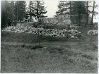 Huddunge sn, Huddunge gamla kyrka.
Kyrkoruin under renovering, 1933.