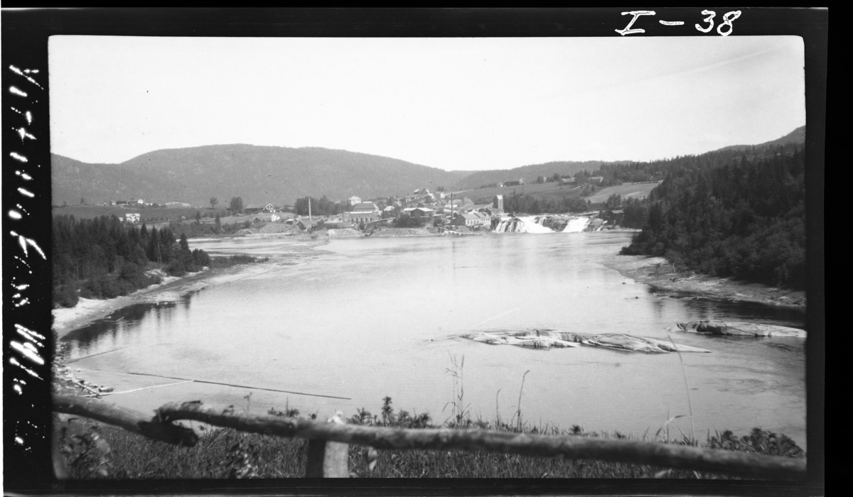 Hvittingfoss stasjon. F. M. 30. merket på registerkort.