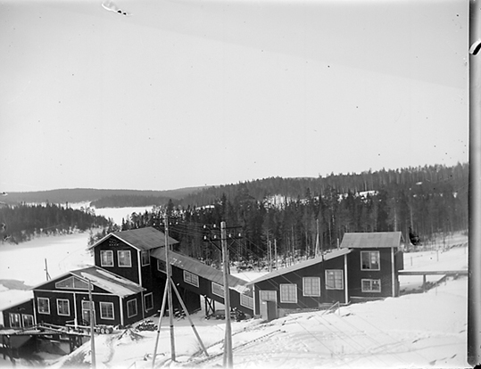 Byggnader vid gruvområde, ev. vid Källfallet. Riddarhyttan.