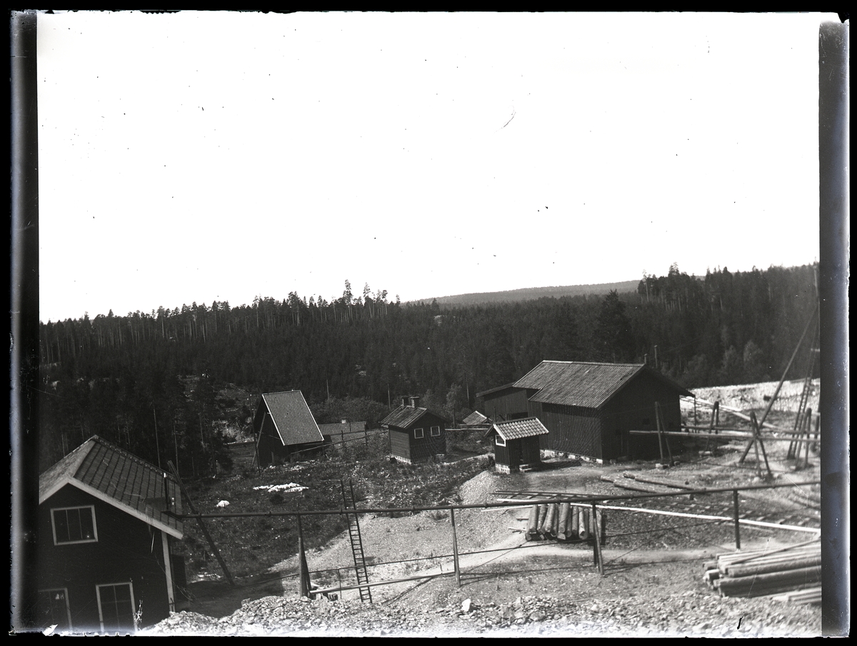 Byggnader vid gruvområde? Ridddarhyttan.