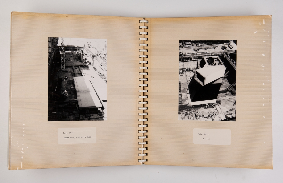 Album med fotografier fra byggingen av M/S "Barber Toba" i 1977 og 1978.