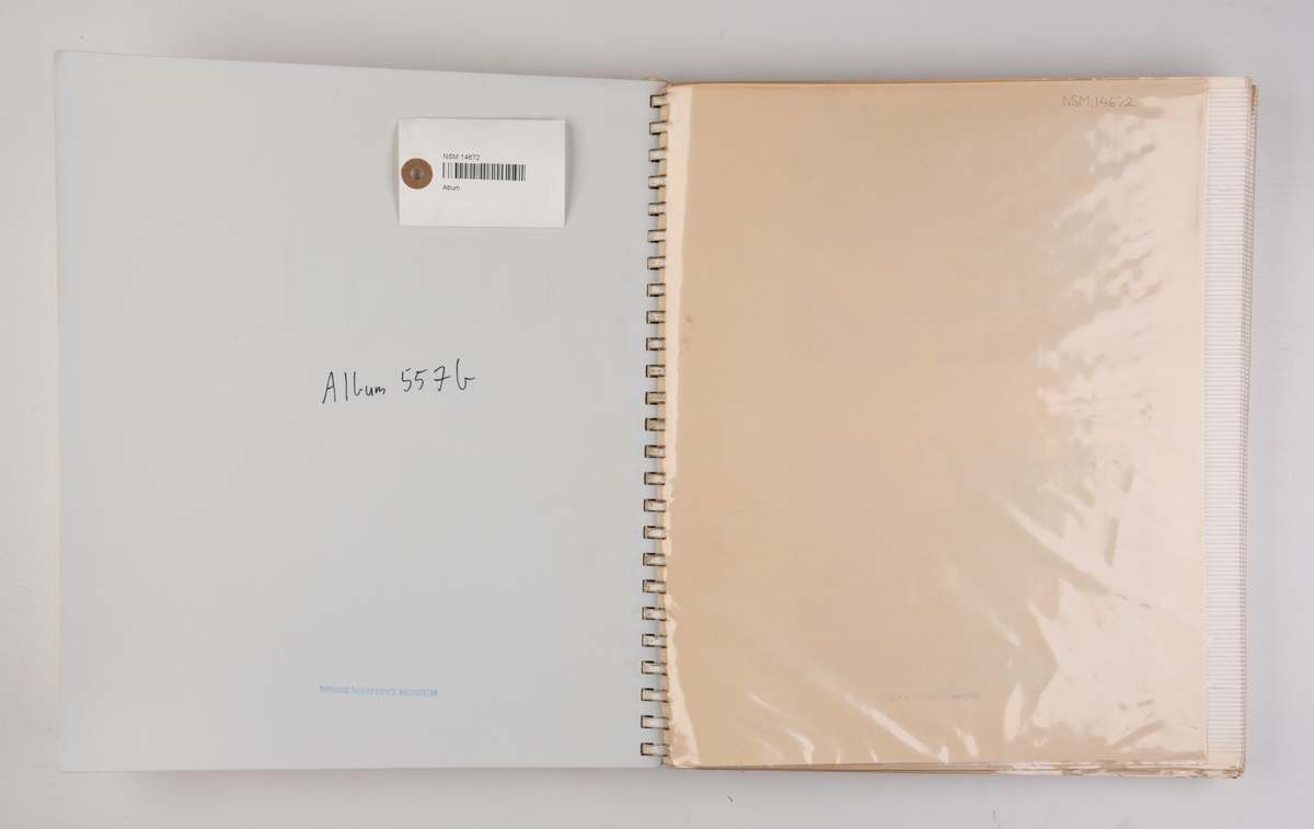 Album med fotografier fra byggingen av M/S "Barber Toba" i 1977 og 1978.