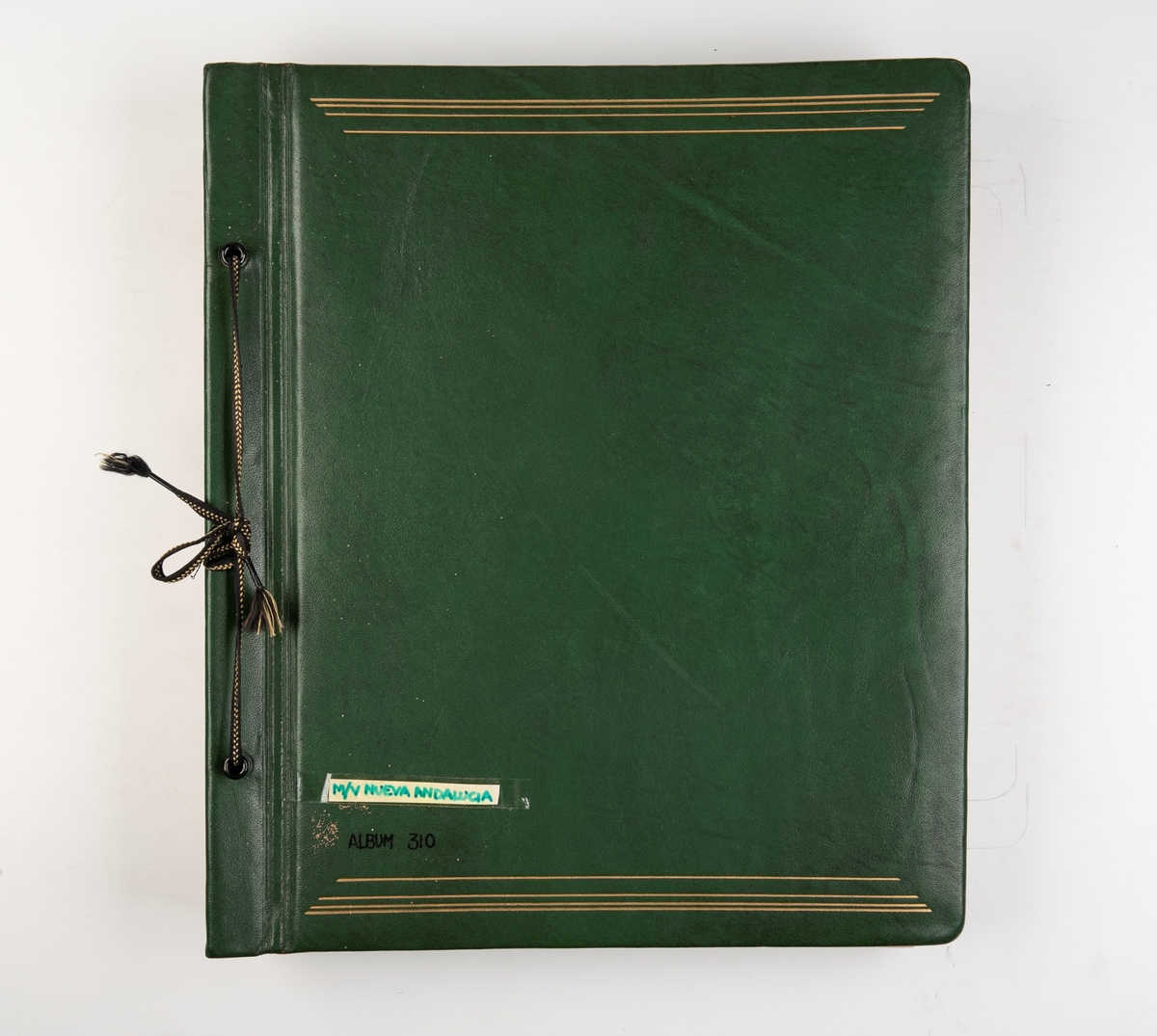 Album med fotgrafier fra ombyggingen av M/V 'Nueva Andalucia' ved verftet i Newport News