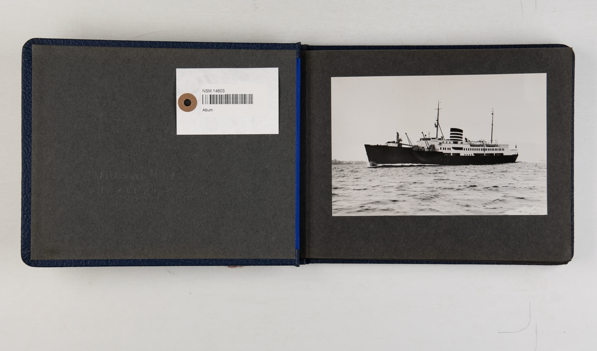 Album med fotografier av m/s 'Nordlys' fra 1951.