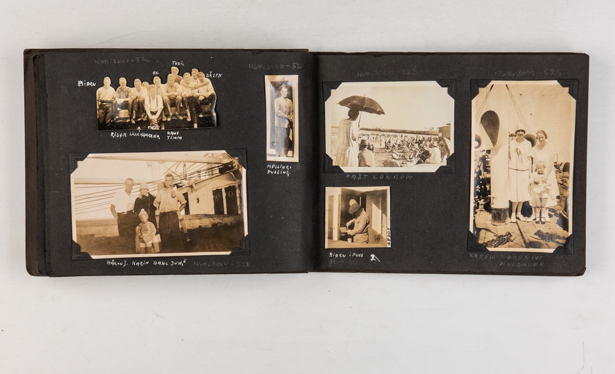 Album med fotografier av motorskipet 'Tungsha' 1924-1926.