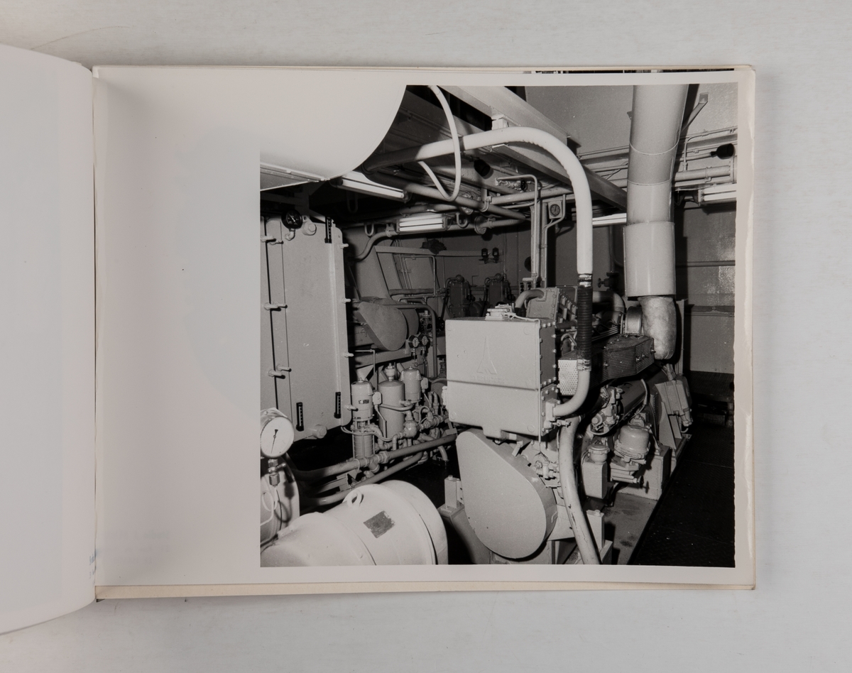 Album med fotografier av M/S 'Jofrigo'.