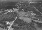 Flygfoto över Gryteryd i Gislaveds kommun, Jönköpings län. Nr 195/1956