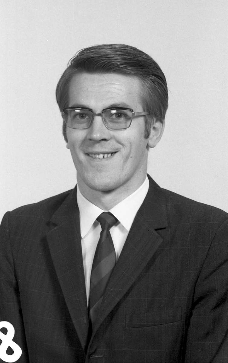 Portrett. Stuertelevene og lærere 1970-71. Bestilt av Haugesund kokk- og stuertskole