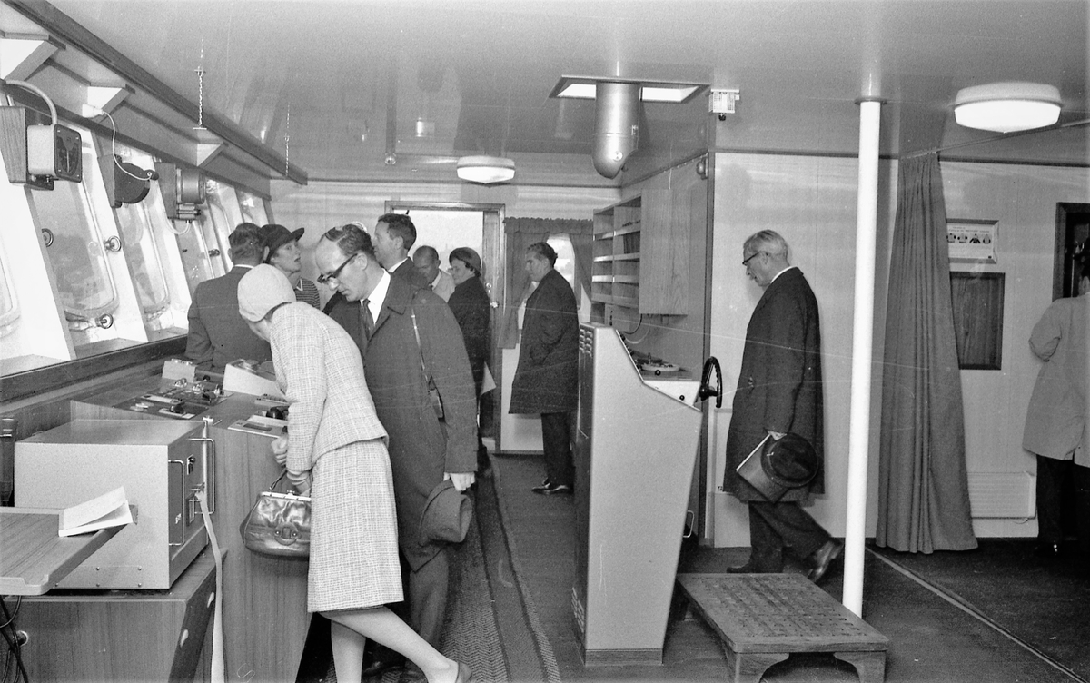 Stabelavløpning. M/S "Baron Ardrossan" Fra dåpen og feiringen etterpå. Bestilt av H.M.V.