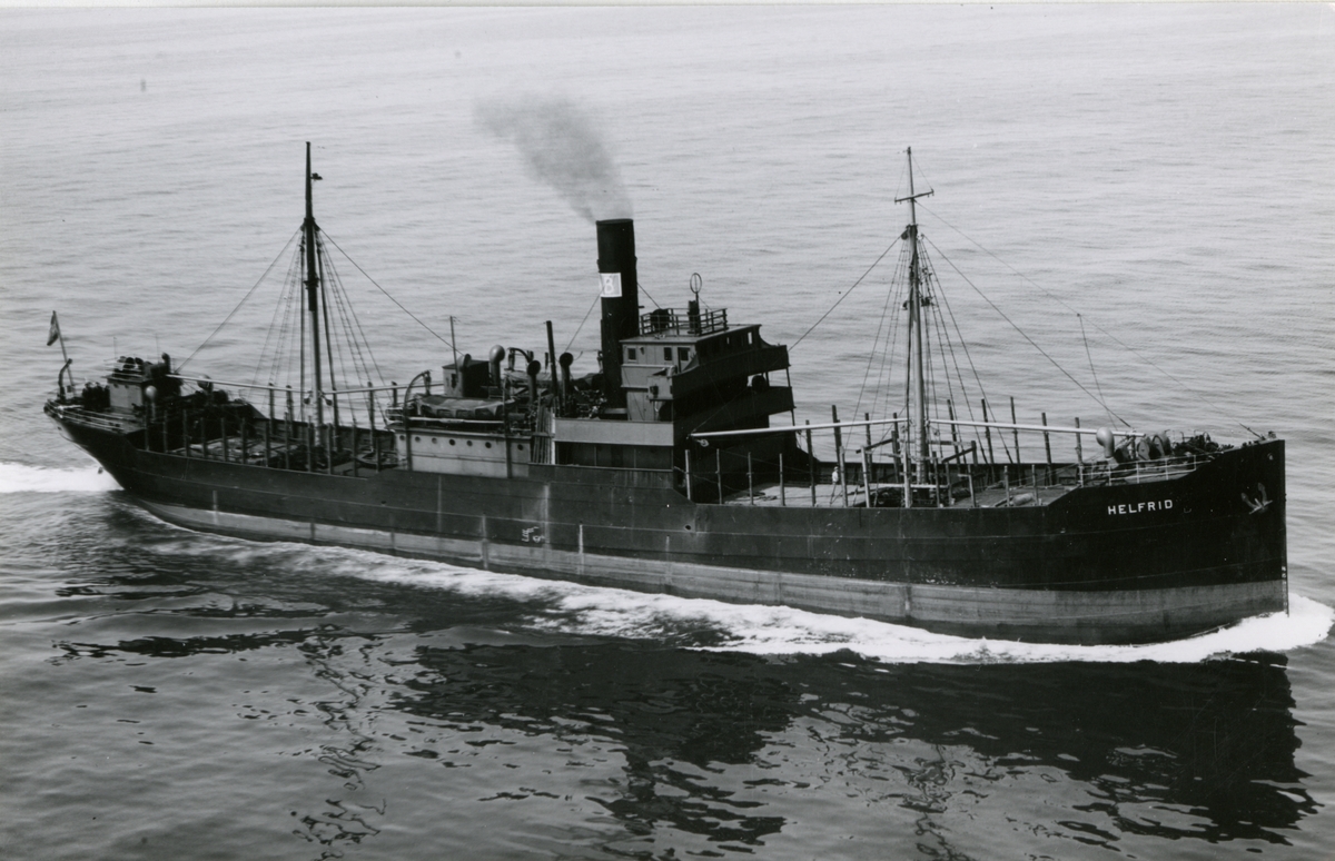 Ägare:/1935-53/: Rederi AB Sylvia. Hemort: Göteborg. (namnbyte 1945 till: Billners Rederi AB).