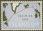 Frimärke ur Gösta Bodmans filatelistiska motivsamling, påbörjad 1950.
Frimärke från Island, 1962. Motiv av karta över Island, USA och Europa med telefonkabelnät öppnat 1962.