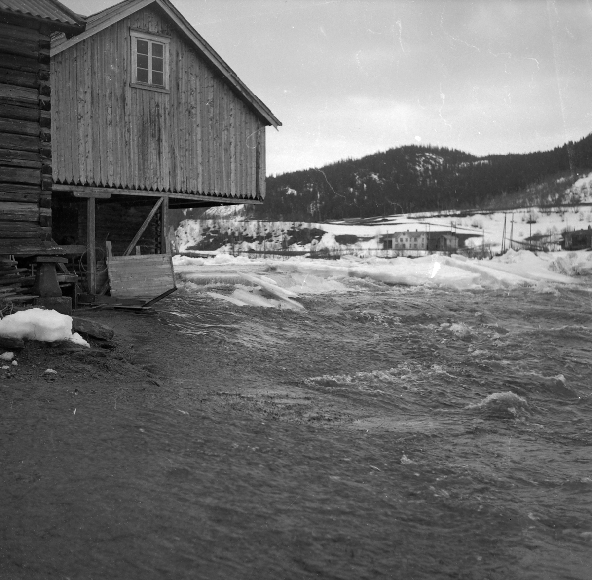 Flom og isgang ved Rolset i Selbu (kopi)