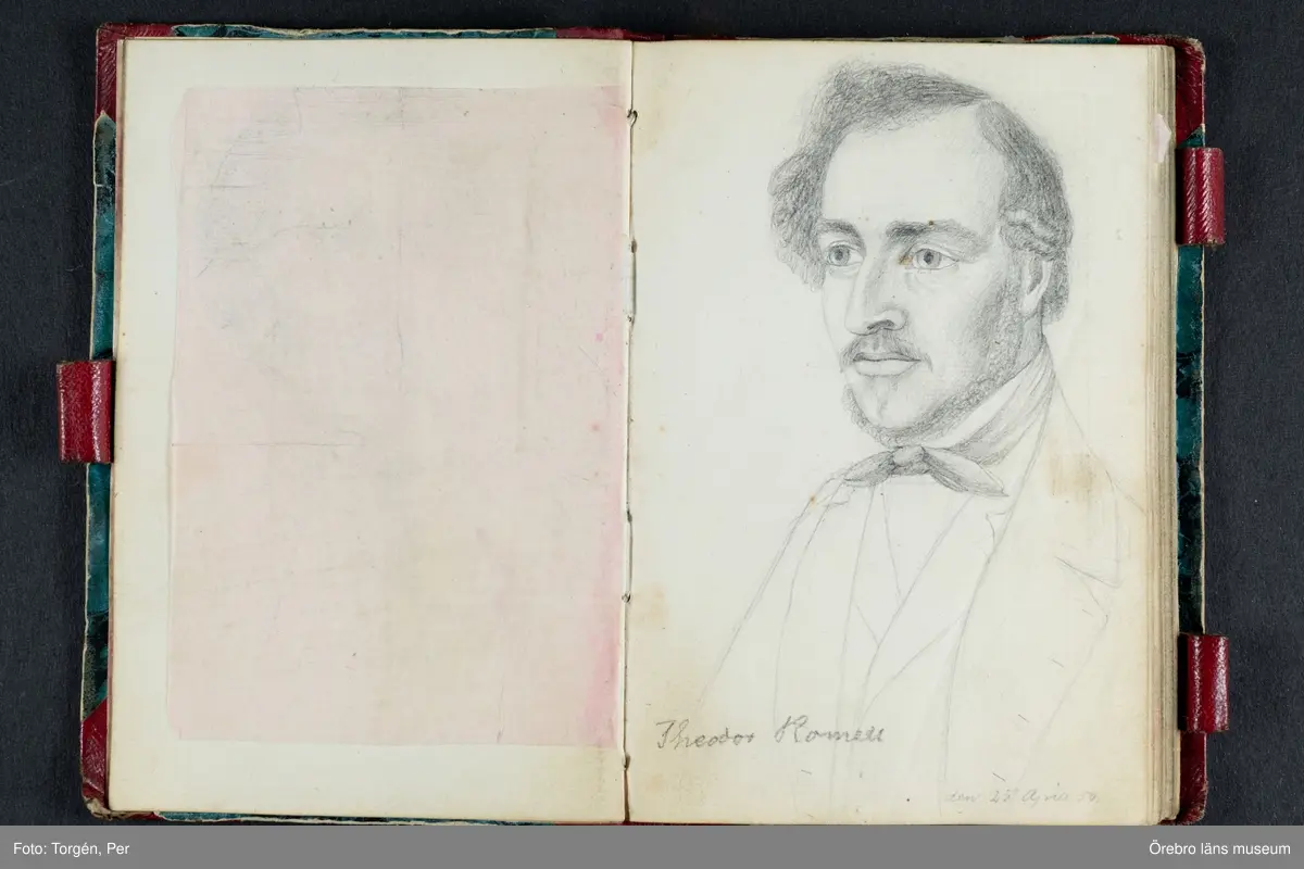 Skissbok med studieporträtt i blyerts av Wilhelmina Lagerholm (1826-1917).  Skisserna är förmodligen tecknade i Örebro under våren och sommaren 1850. I november samma år flyttade Wilhelmina Lagerholm till Stockholm för att studera teckningskonst och måleri. Några av bilderna är daterade och flera har namn på den avporträtterade. De föreställer släktingar, familjemedlemmar samt vänner och bekanta i Örebro.
Ingår i PS-15 Juliana Mannerfelt (W:s faster), F:5 Skissböcker, mm. Wilhelmina Lagerholm.