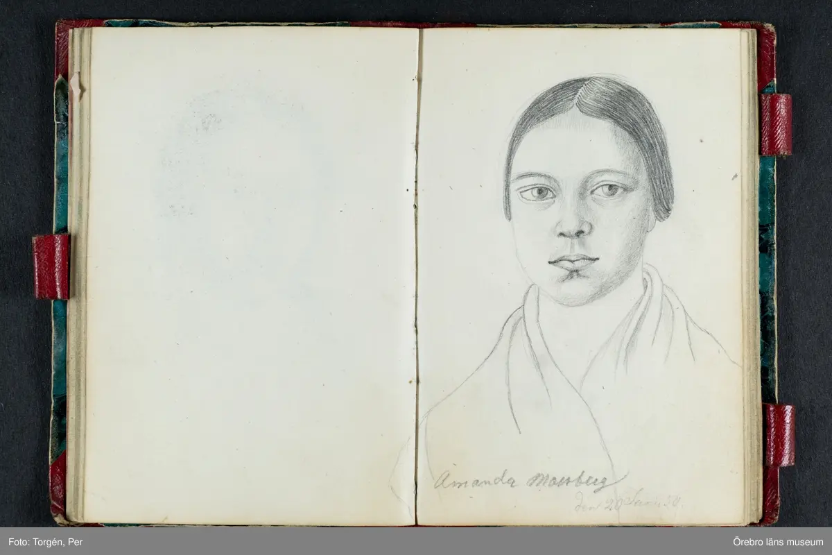 Skissbok med studieporträtt i blyerts av Wilhelmina Lagerholm (1826-1917).  Skisserna är förmodligen tecknade i Örebro under våren och sommaren 1850. I november samma år flyttade Wilhelmina Lagerholm till Stockholm för att studera teckningskonst och måleri. Några av bilderna är daterade och flera har namn på den avporträtterade. De föreställer släktingar, familjemedlemmar samt vänner och bekanta i Örebro.
Ingår i PS-15 Juliana Mannerfelt (W:s faster), F:5 Skissböcker, mm. Wilhelmina Lagerholm.