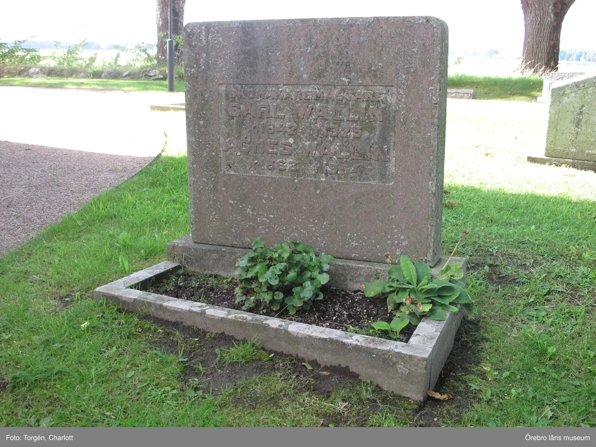 Gräve kyrkogård Inventering av kulturhistoriskt värdefulla gravvårdar 2012-2013, Grupp 8.