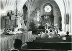 Kärrbo sn, Västerås.
Gudstjänst i Kärrbo kyrka. 1980.