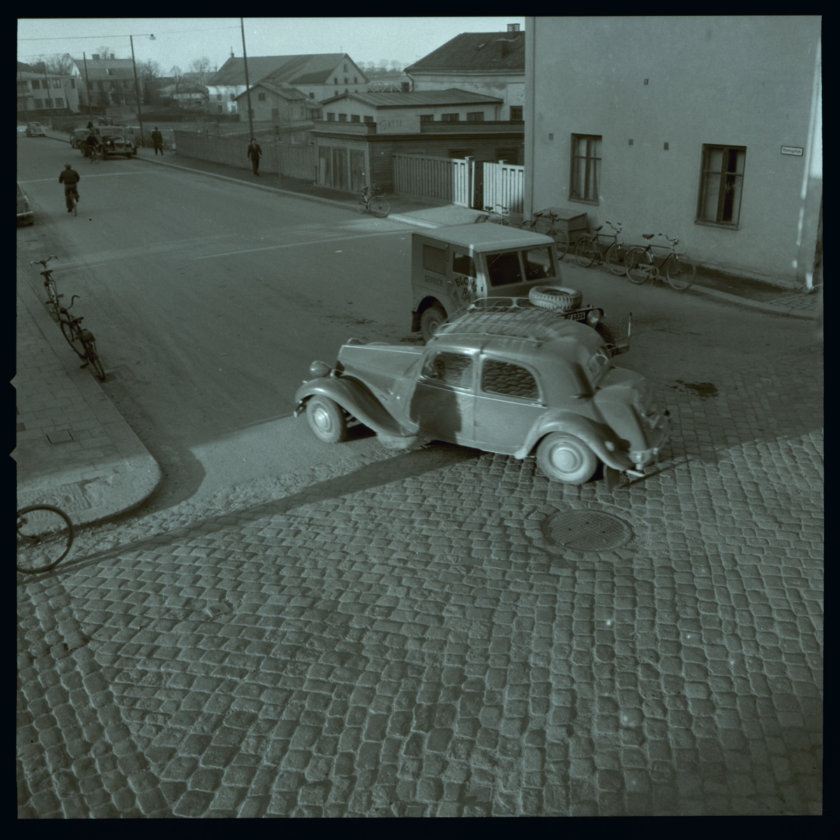 Orig. text: Trafikkaos Storgatan - Hamngatan. Mars 1955. -Bild ...