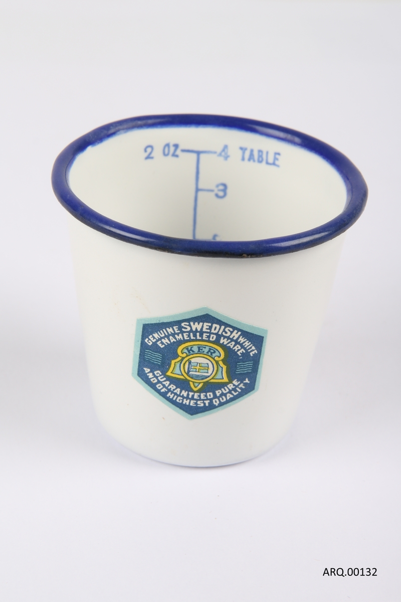 Lite målebeger med ulike mål.