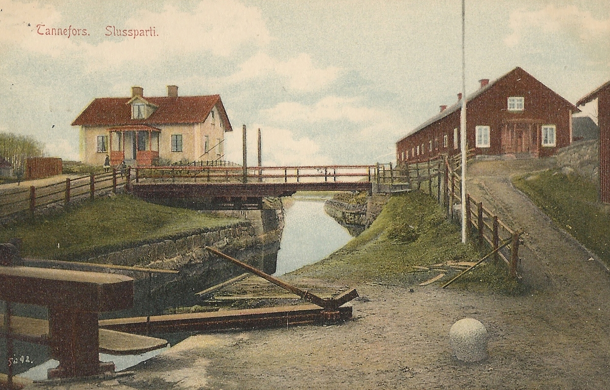 Vykort Bild från Tannefors sluss i Linköping.
Tannefors, sluss, Kinda kanal, 
Poststämplat 15 juni 1905