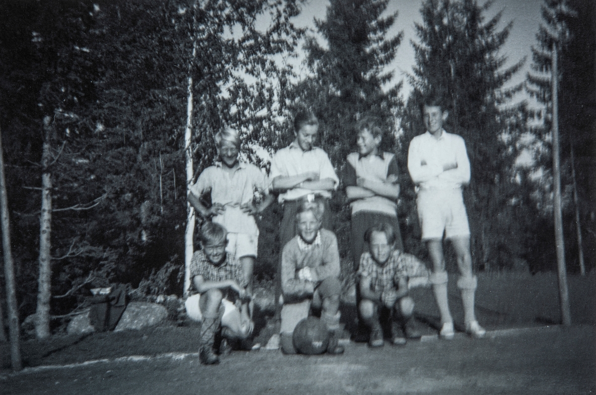Fotball lag på Skålerudbakken av nedre Skålerud 86/5