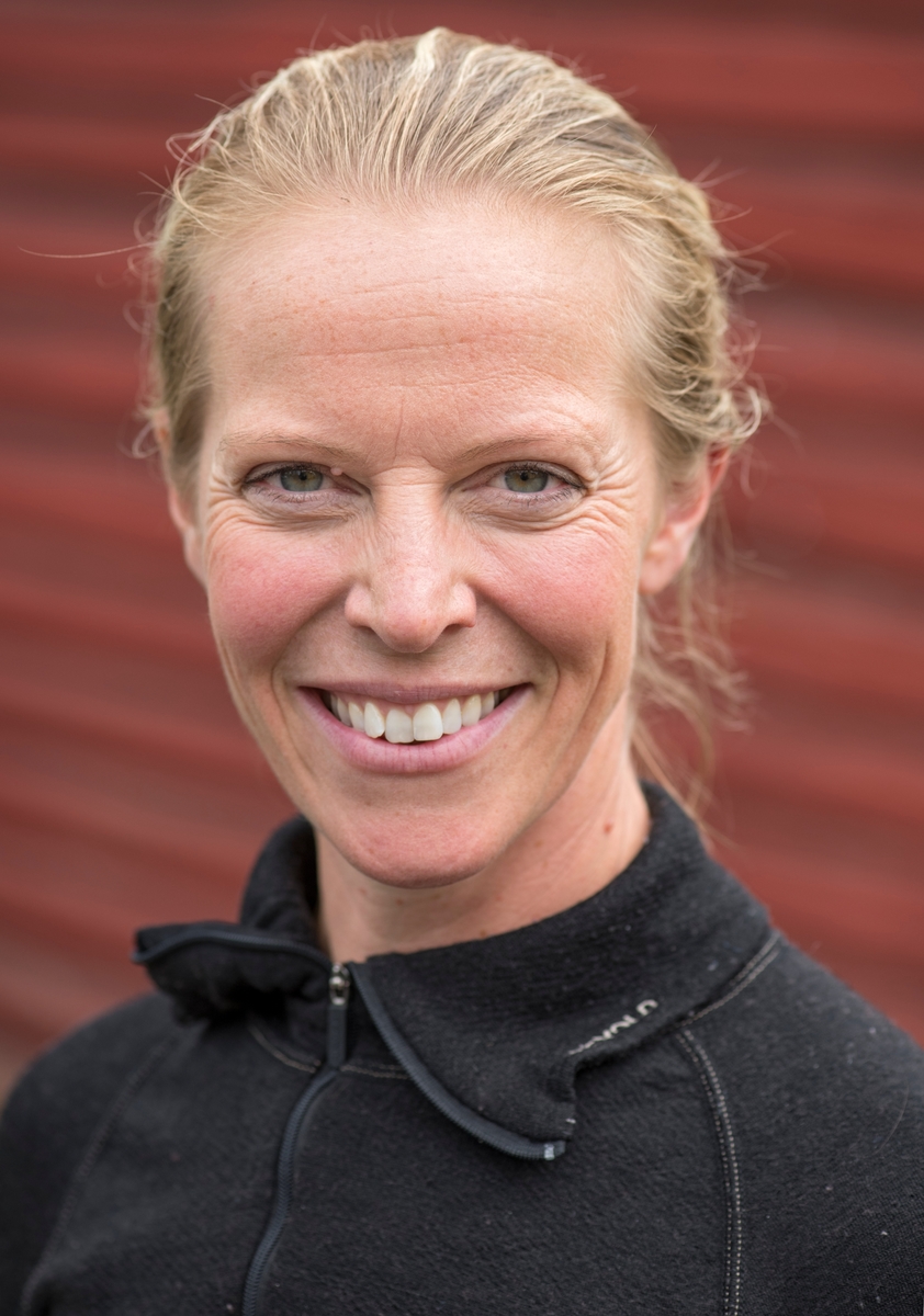 Portrett av kokken Charlotte Mohn Gaustad etter et turmat-kurs hun hadde på jakt- og fisketorget under De nordiske jakt- og fiskedager 2019. Kokk. De nordiske jakt- og fiskedagene 2019. Jakt- og fiskedagene. Jakt og fiskedagene. Jakt og fiskedager.