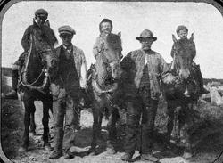 Sven Tørresen Undheim med 4 søner og 3 hester. Sønene er: Sø