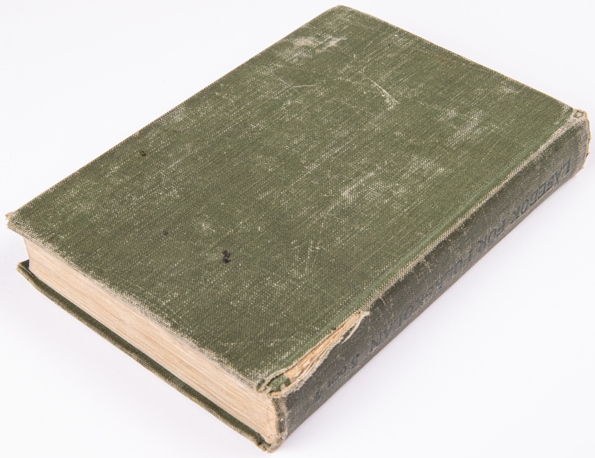 Acc.kat: Läsebok.
För folkskolan Avd 3 och 4. Stämpel och skrift "NORRSUNDETS FOLKSKOLA 1931".
Härkomst: P.A. NORSTEDT & SÖNERS FÖRLAG".