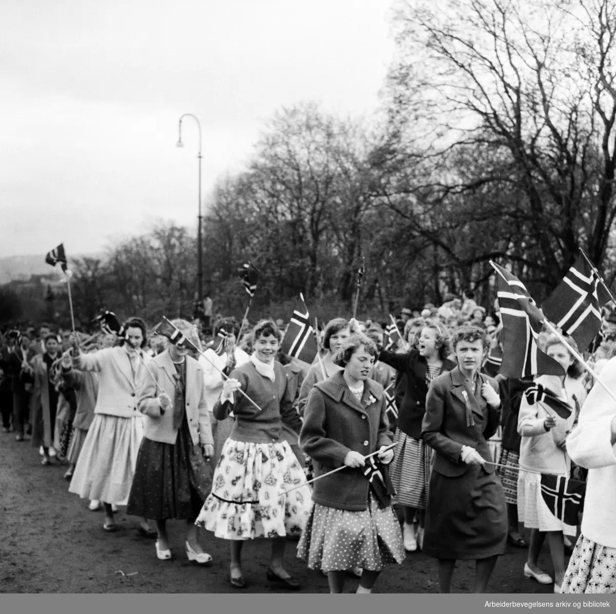 Barnetoget. 17. mai 1957.