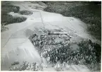 Munktorp sn, Köping, Stenby.
Flygfoto över Stenby jordbruksområde med byggnader. 1935.