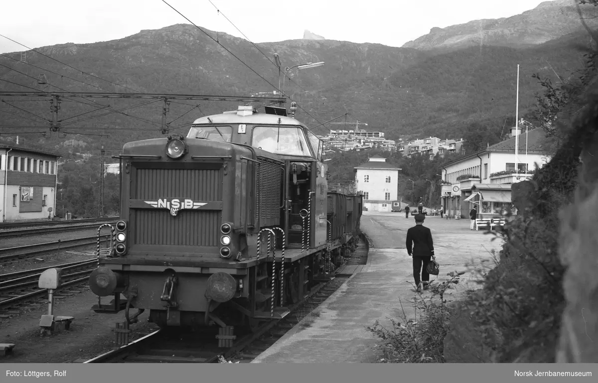 Diesellokomotiv Di 2 822 på Narvik stasjon.