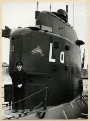 Befälstecknets hissande på ub. Laxen. La-24