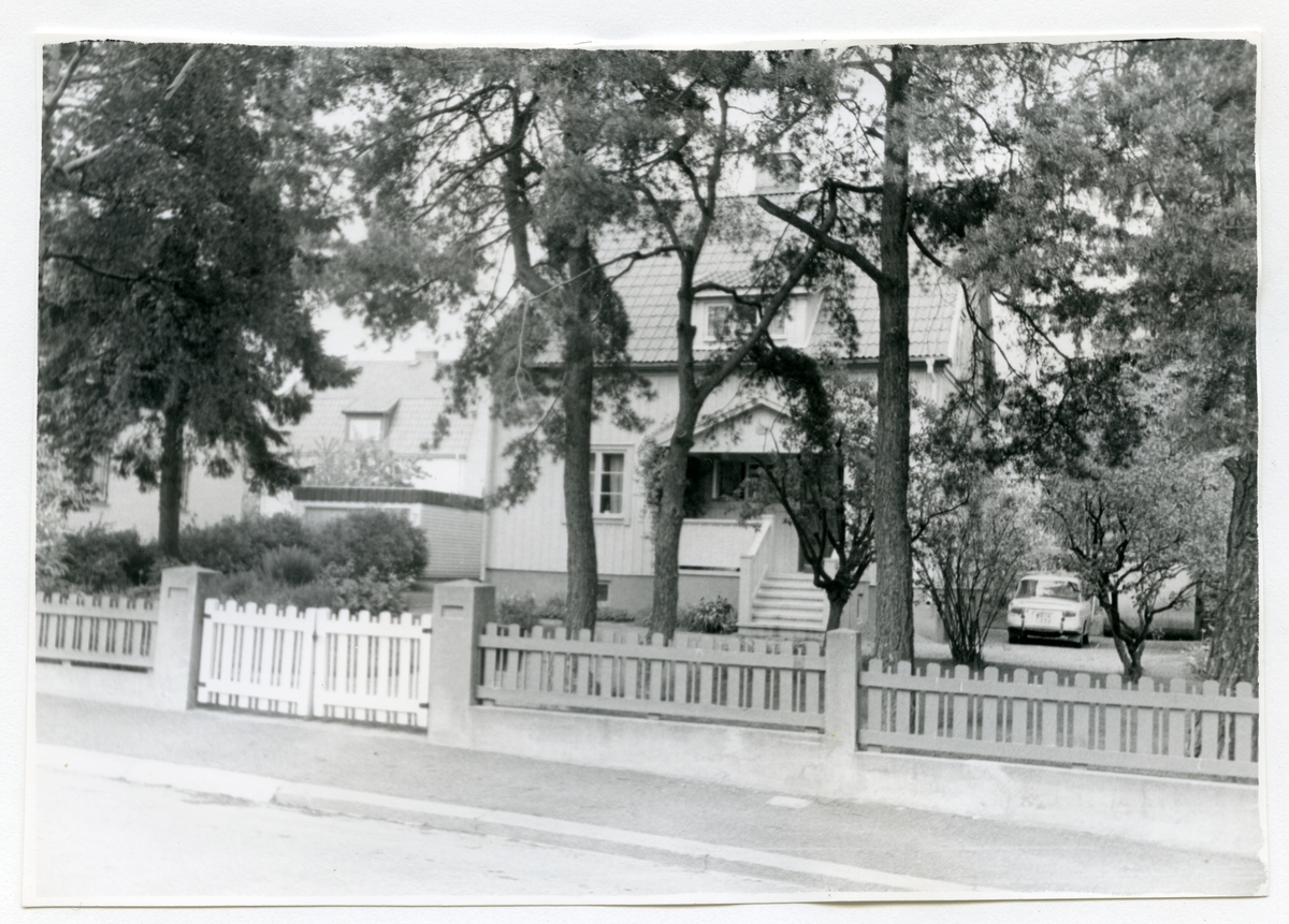 Västerås, Kristiansborg.
Villa, kvarteret Mästaren 8 vid Mästargatan 4(?).