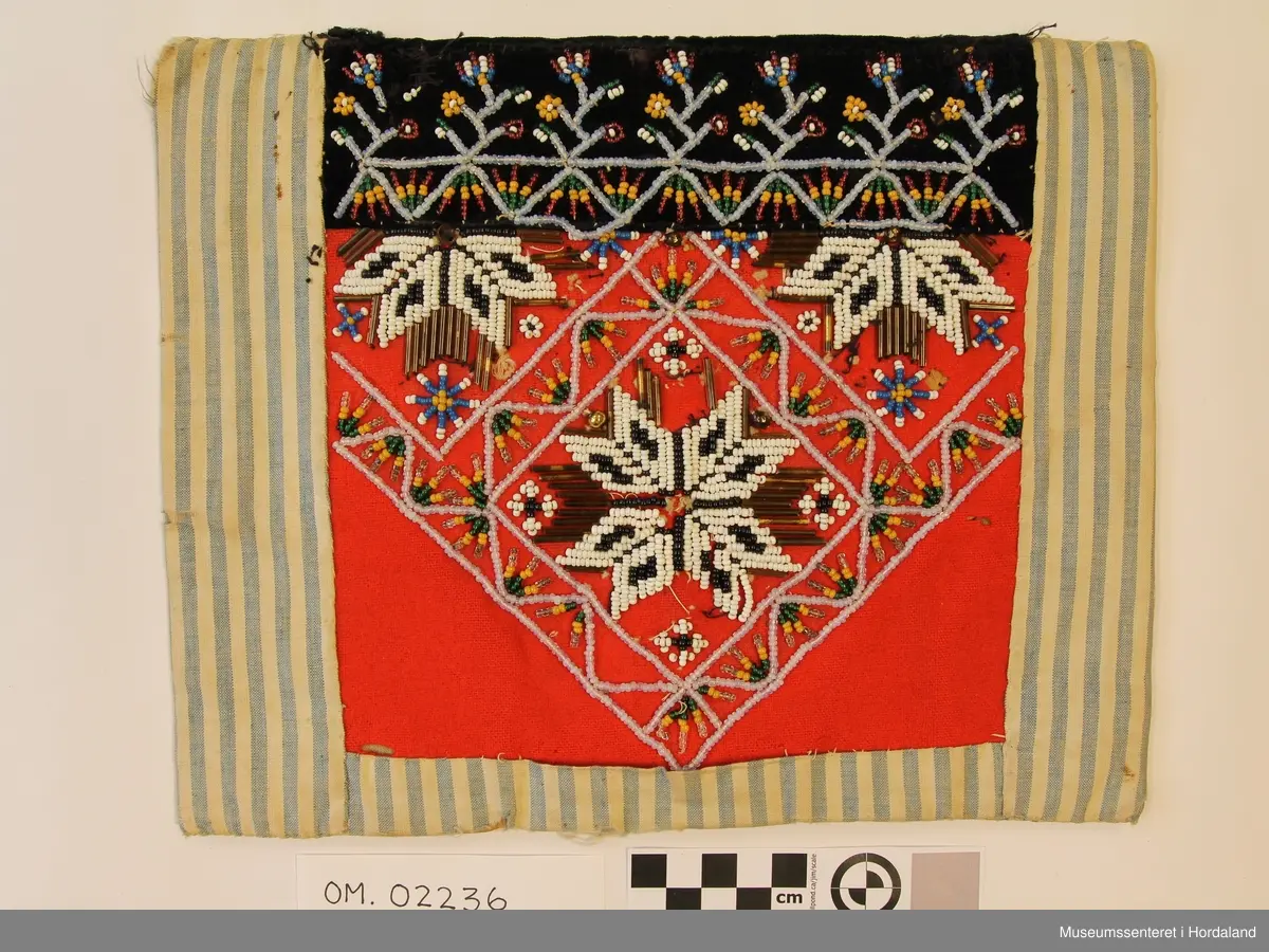 perlebroderi, 8-bladroser, "blomar", %