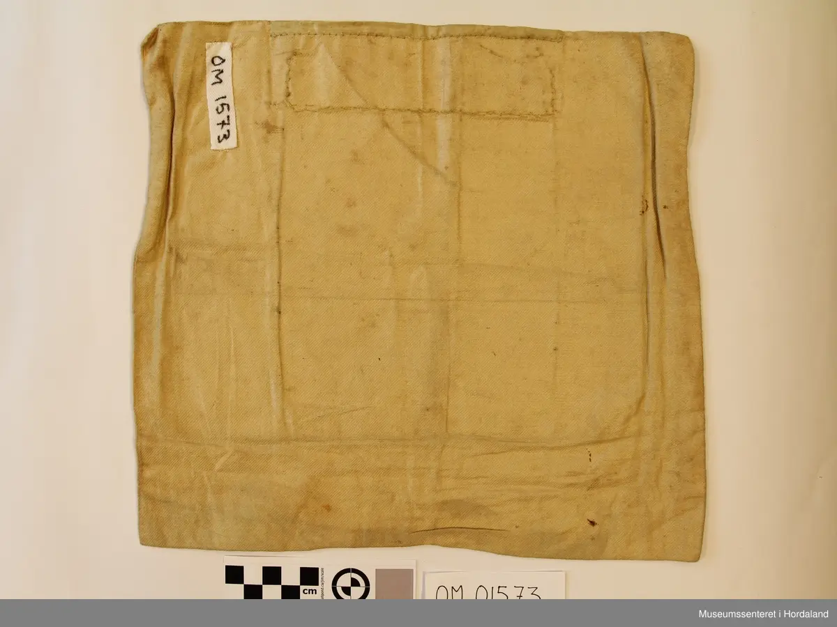 kronekvarde i gull, grønne og gule blomster