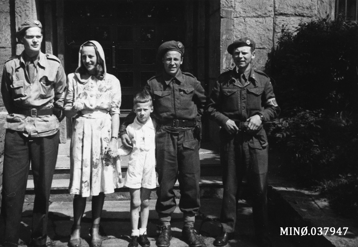 F.v.: Kjell Aubert, Marit Øvergaard Erichsen, Ola Øvergaard Erichsen, Rolf Øvergaard og Øivind Andersen.