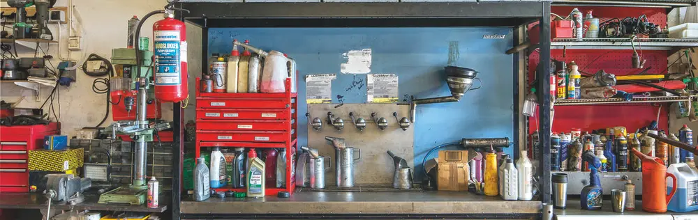 Interiør fra bilverksted. Foto: Øivind Möller Bakken, MiA.