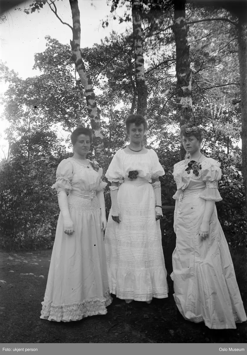 hage, kvinner, selskapskjoler