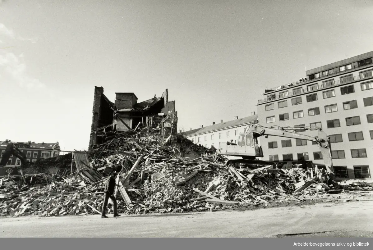 Munkedamsveien, der Vika Atrium skal bygges. Mars 1986