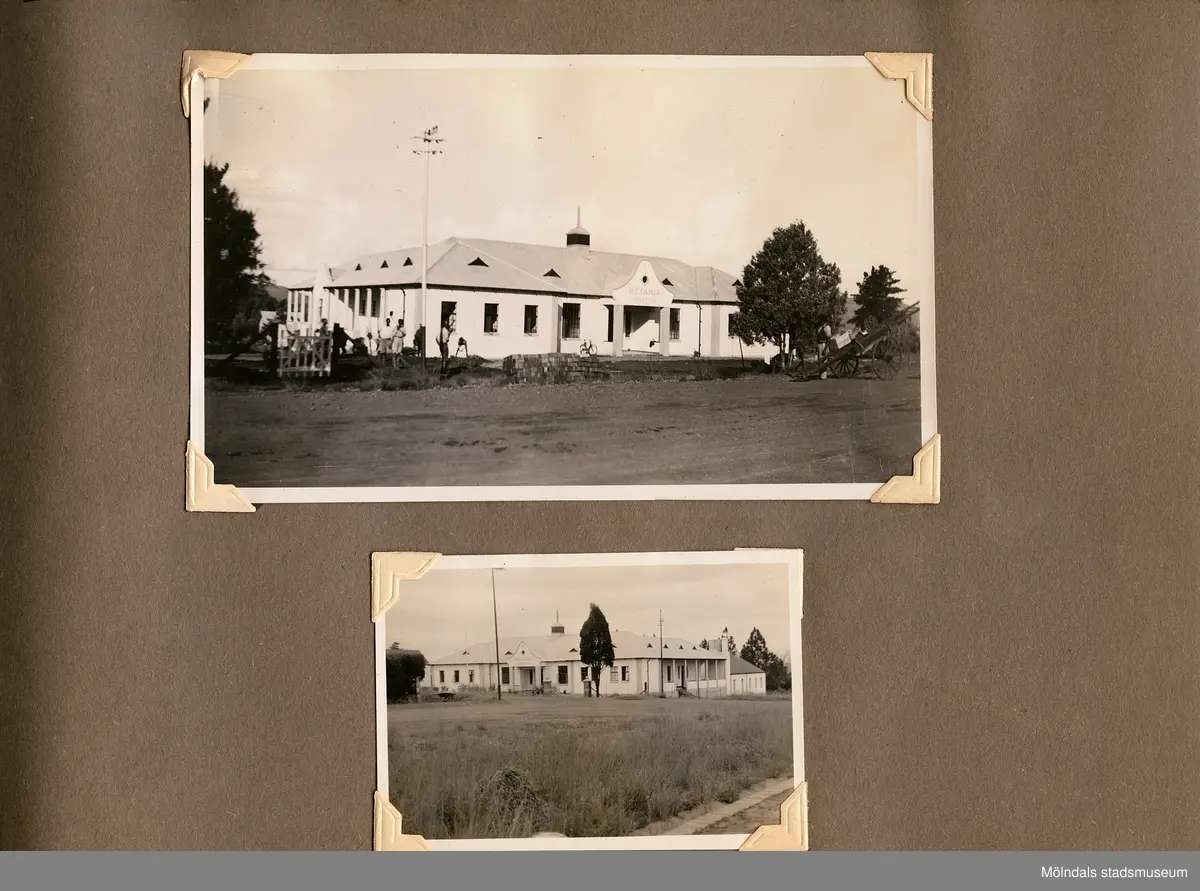 Fotografialbum som tillhört missionären Helga Andreasson. Albumet börjar med bilder från Roodeport 1932.

Helga Andreasson växte upp i Mölndal och efter avslutad skolgång utbildade hon sig till sjuksköterska och diakonissa vid Bräcke diakonianstalt. År 1931 reste hon ut till Zululand i Sydafrika och arbetade där som missionär för Svenska Kyrkans Mission. I närmare 40 år kom Helga Andreasson att arbeta i Sydafrika med kyrka och mission. 

Givaren Lilly Nygren är syster till Helga Andreasson, som var äldsta systern i en barnskara av sex.
Foton, diabilder, böcker mm. efter Helga Andreasson finns förvarade i Föreningsarkivet i Mölndal.