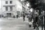 Västerås, Köpmangatan.
Vid nuvarande Bondtorget, Köpmangatan mot söder.