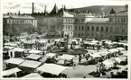 Vykort över Stora torget och Stadshuset i Sundsvall.