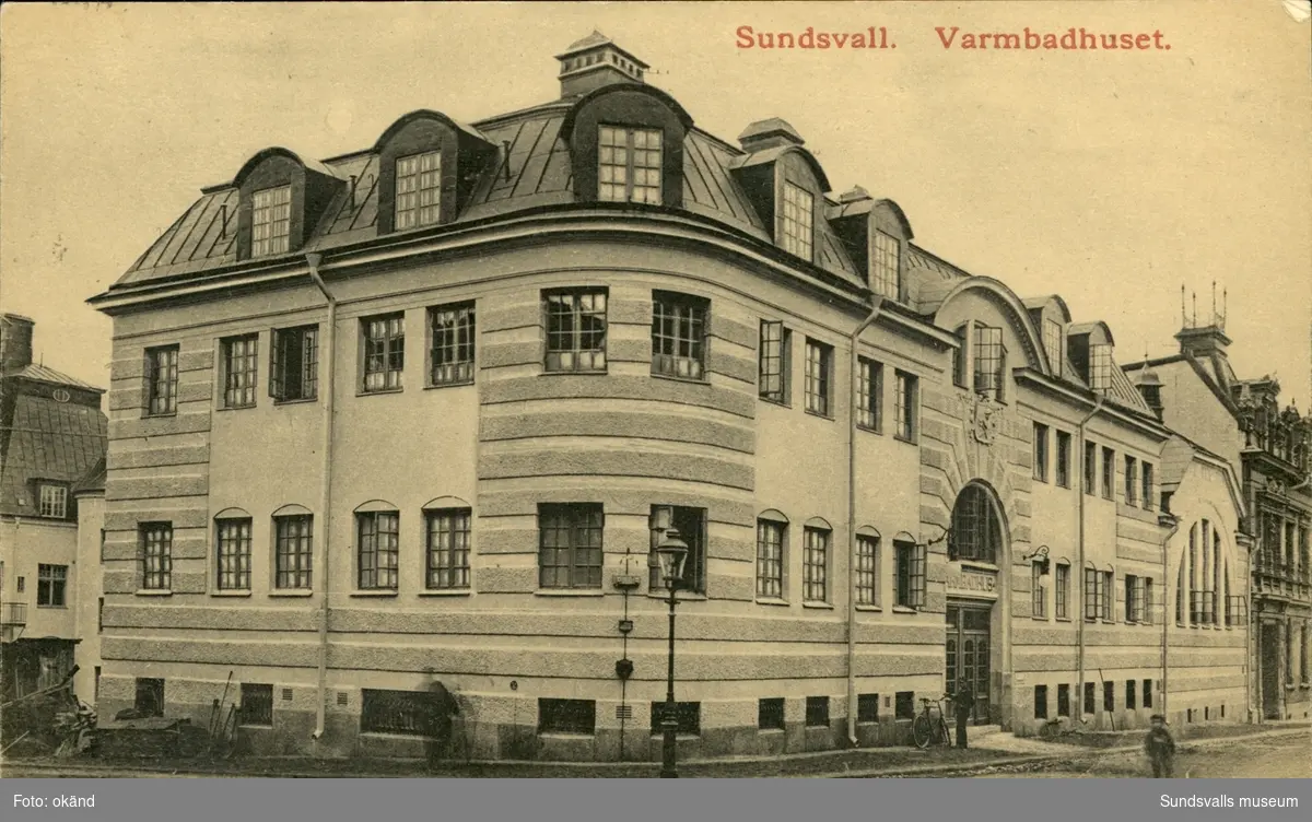 Vykort över varmvattenbadhuset i Sundsvall.