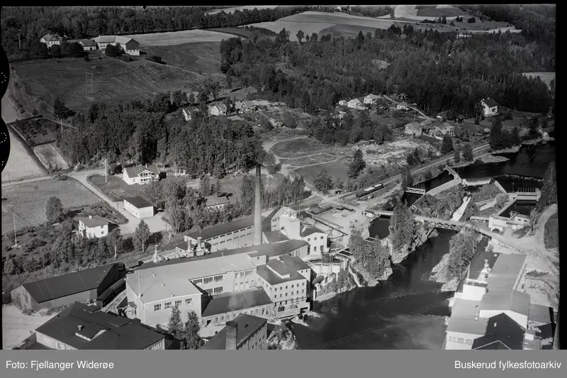 Follum fabrikker. Norske Skog Follum