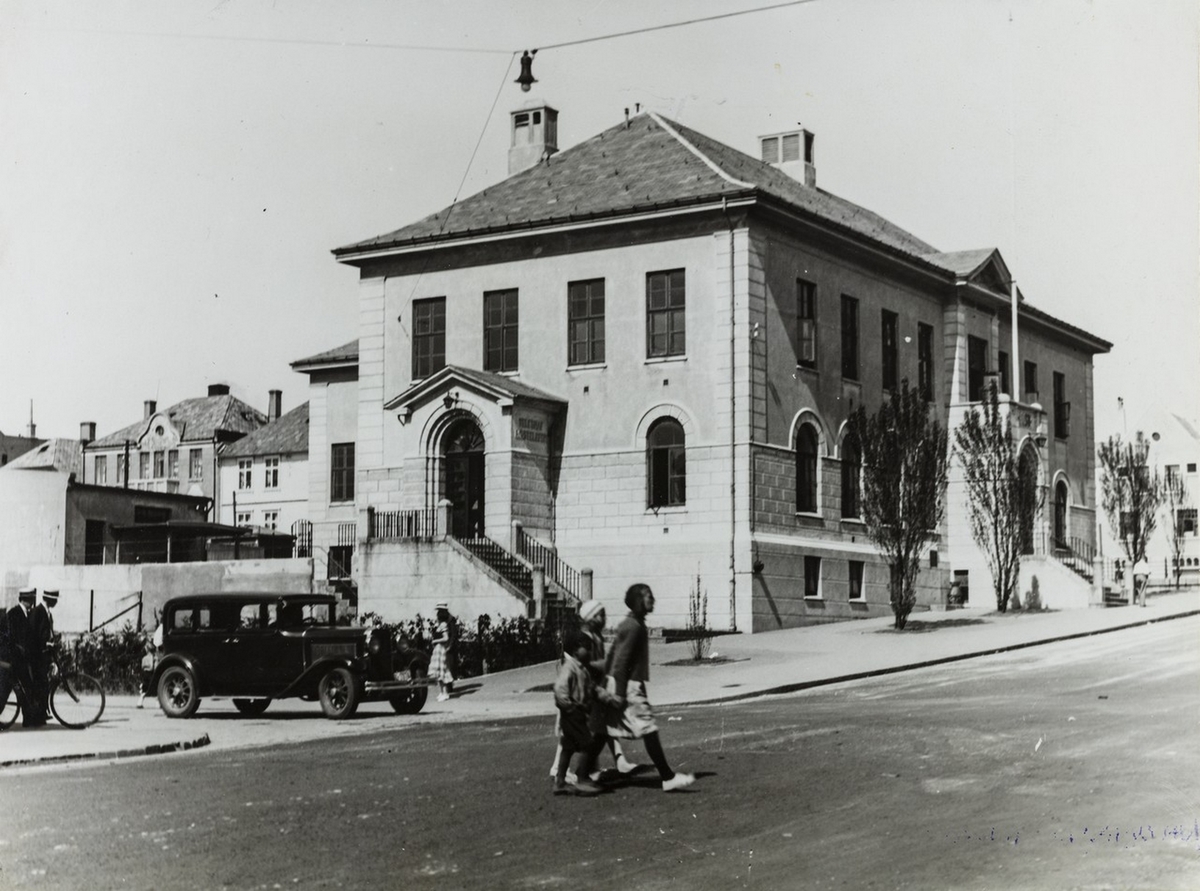 Hjørnet Sørhauggata - Torggata sett mot nordøst, 1934.