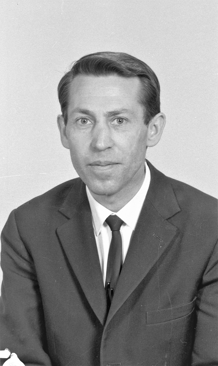 Elever og lærere ved Stuertskole 1969-70. Bestilt av Stuertskolen