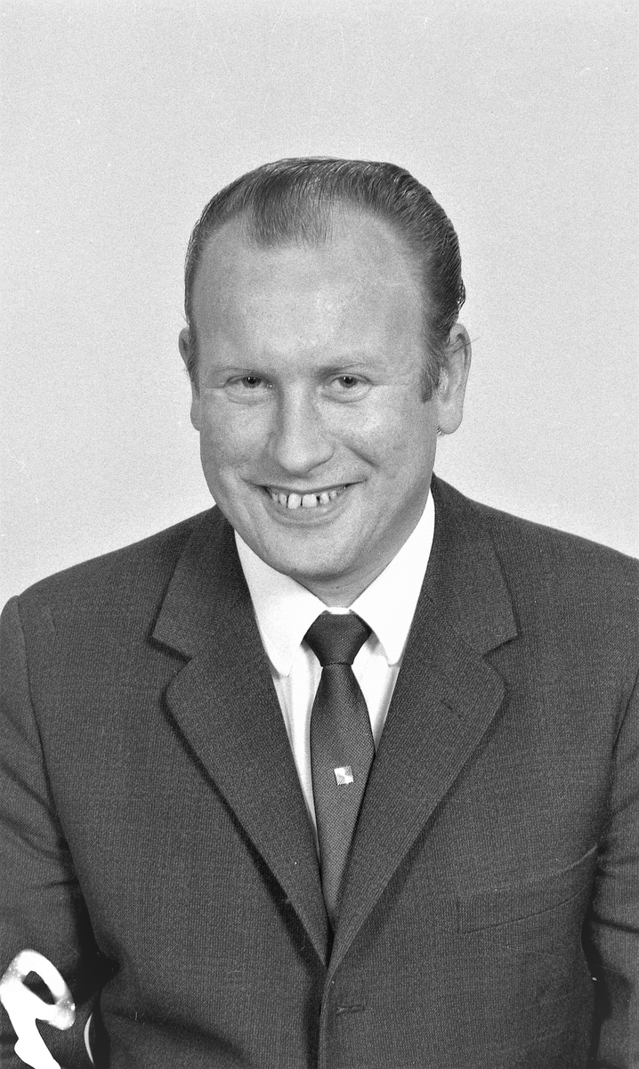 Elever og lærere ved Stuertskole 1969-70. Bestilt av Stuertskolen