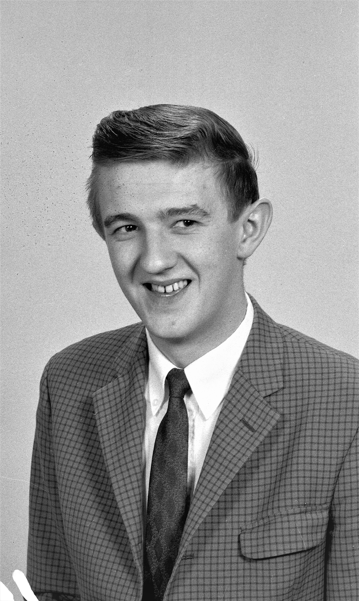 Elever og lærere ved Stuertskole 1969-70. Bestilt av Stuertskolen
