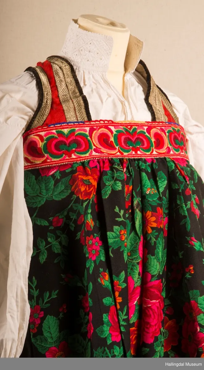 Bunad fra Hemsedal i Hallingdal