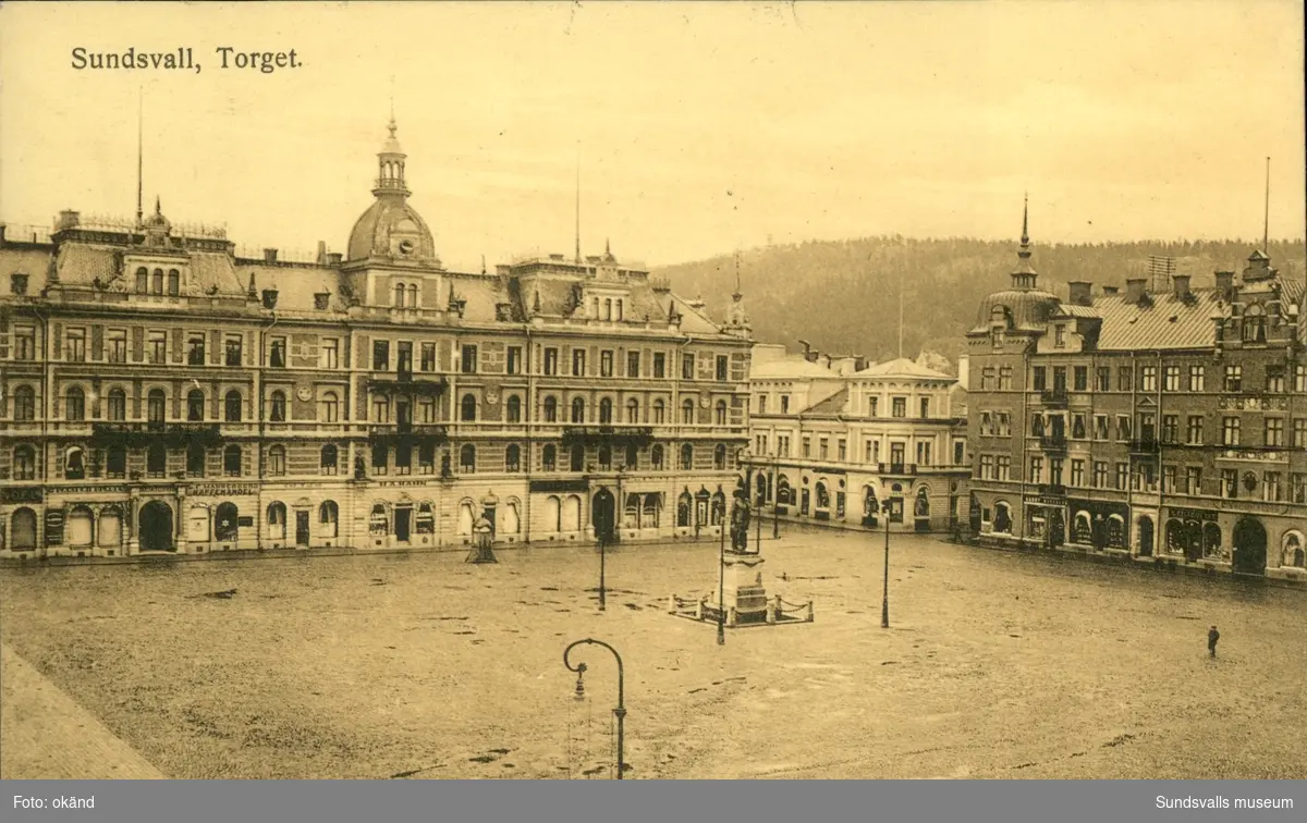 Vykort med motiv över Stora Torget i Sundsvall.