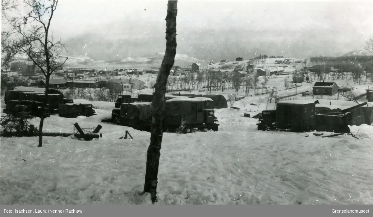 Kirkenes etter krigen. Brakkene begynner å skyte opp. 